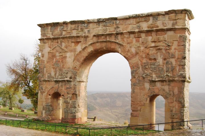 Soria - El Burgo de Osma - Laguna Negra - Medinaceli